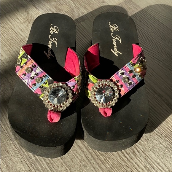 Bling flip flops size 7/8 - Picture 1 of 2